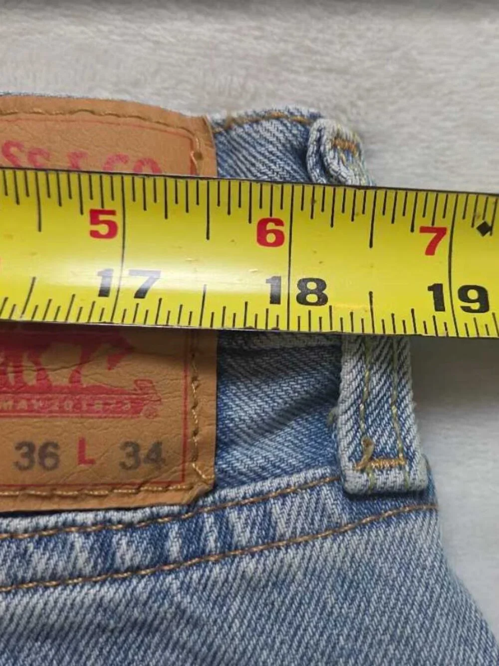 New 36x34 Levi's 541 Athletic Fit  taper jeans with Warp Stretch light wash